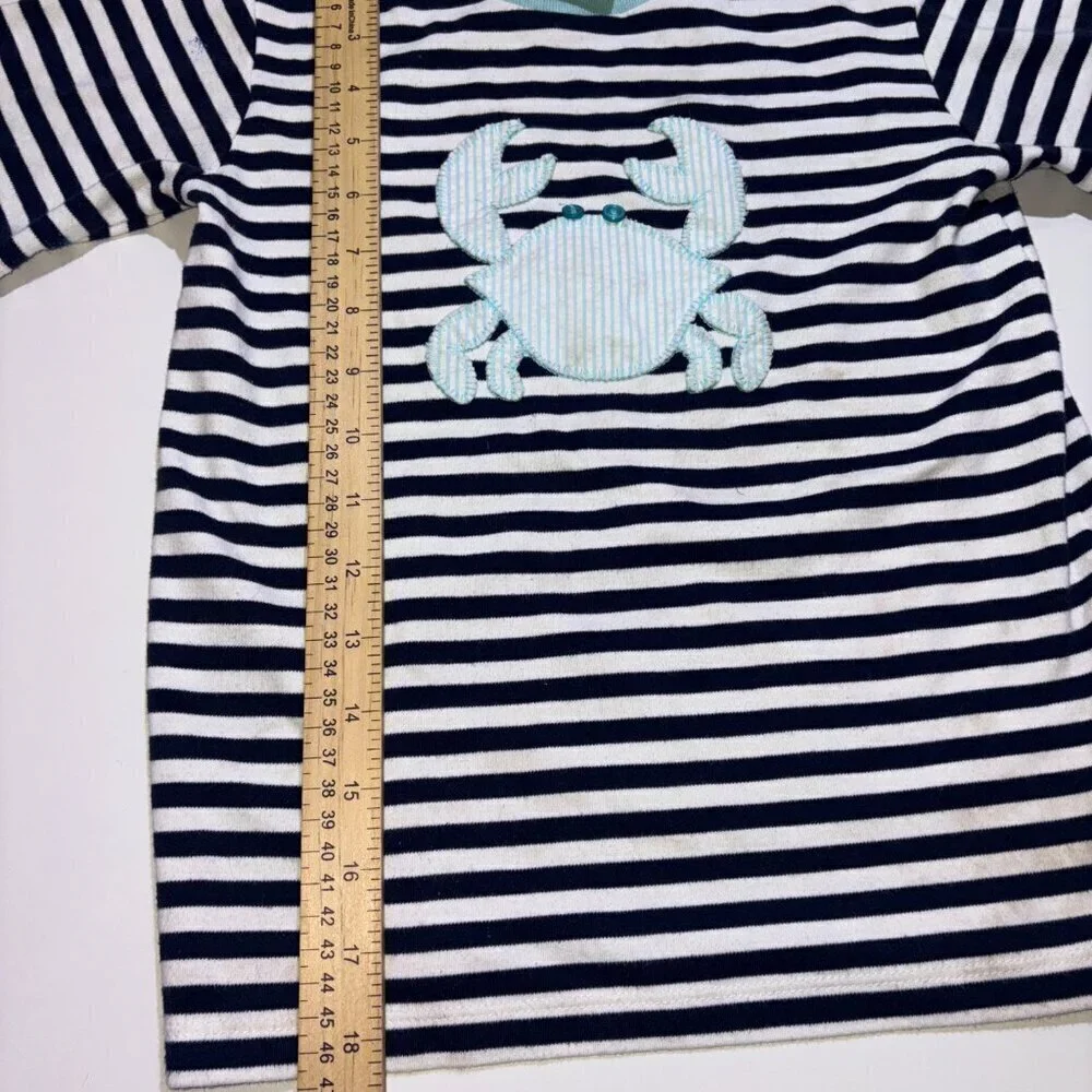 Shrimp and Grits Kids Stripe Crab Applique Seersucker Tee Shirt size M (5-6)